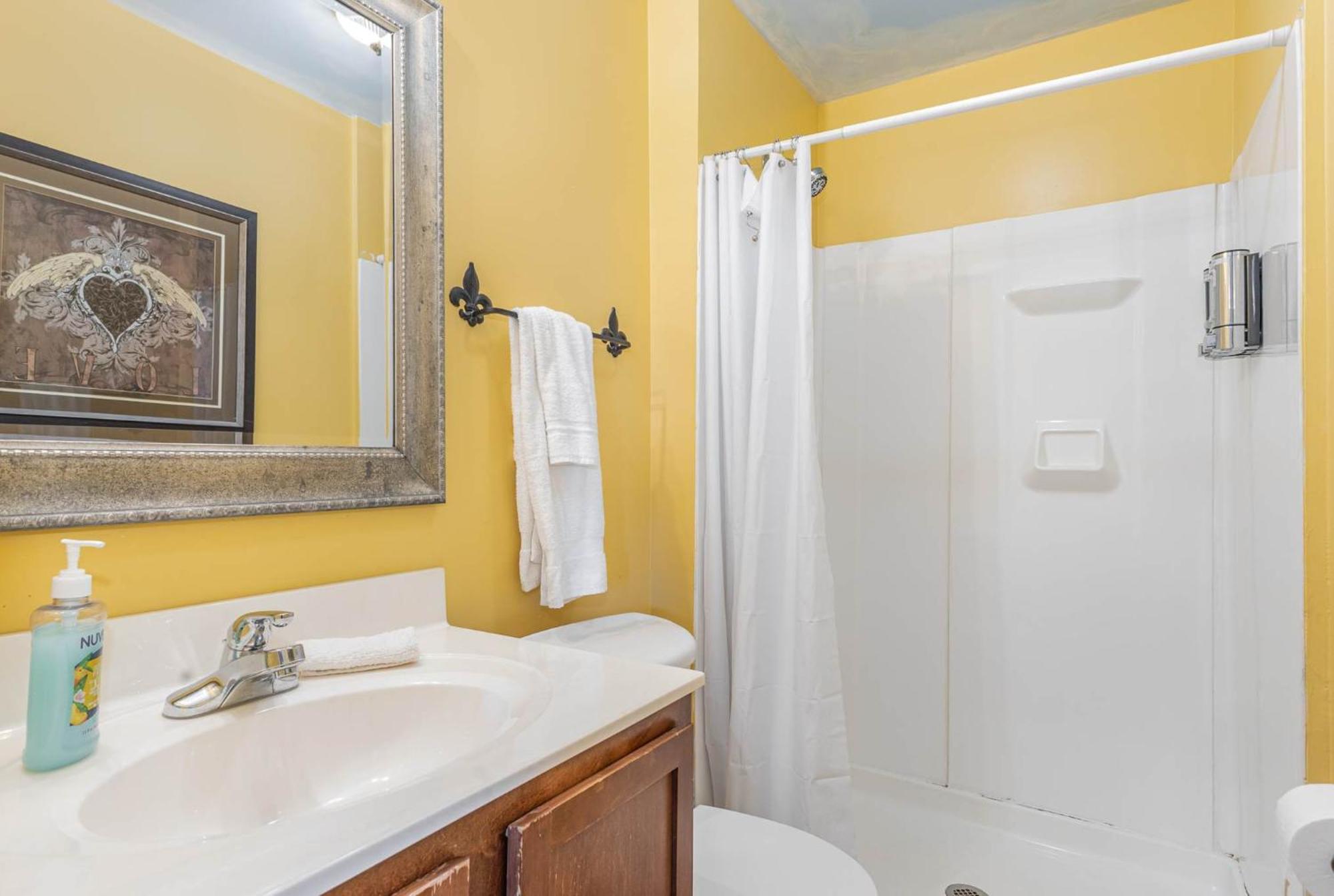 מישיגן סיטי Spacious Upstairs 1Bed- Walking Distance To Beach Outlet Mall מראה חיצוני תמונה