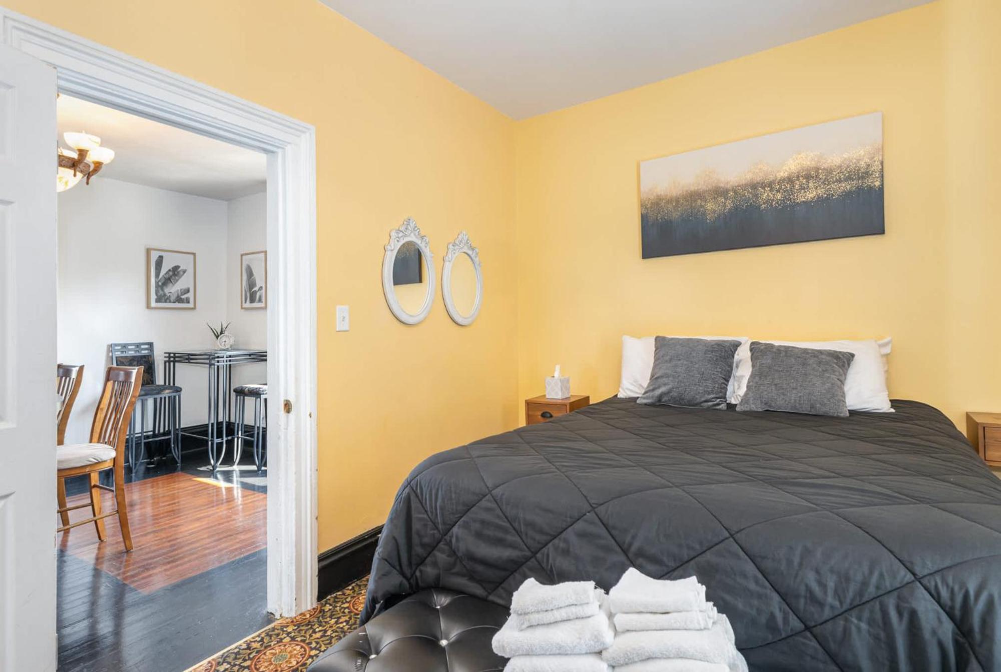 מישיגן סיטי Spacious Upstairs 1Bed- Walking Distance To Beach Outlet Mall מראה חיצוני תמונה